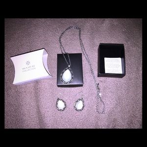 AVON tear drop necklace and earring set